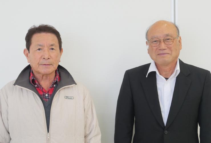 特定非営利活動法人平賀源内三峰応援団理事長の小池和雄さんと監事の逸見容明さん