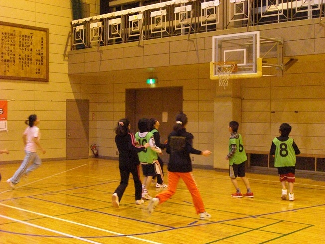 小学校バスケットボール教室の写真