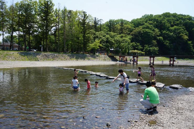 川遊び