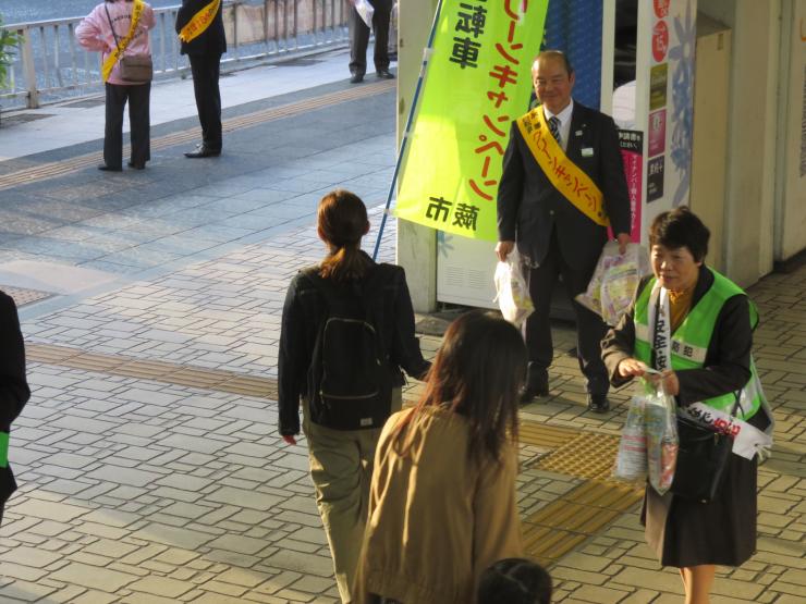 蕨駅前防犯のまちづくりキャンペーン風景4