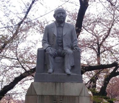 渋沢栄一銅像（養育院）