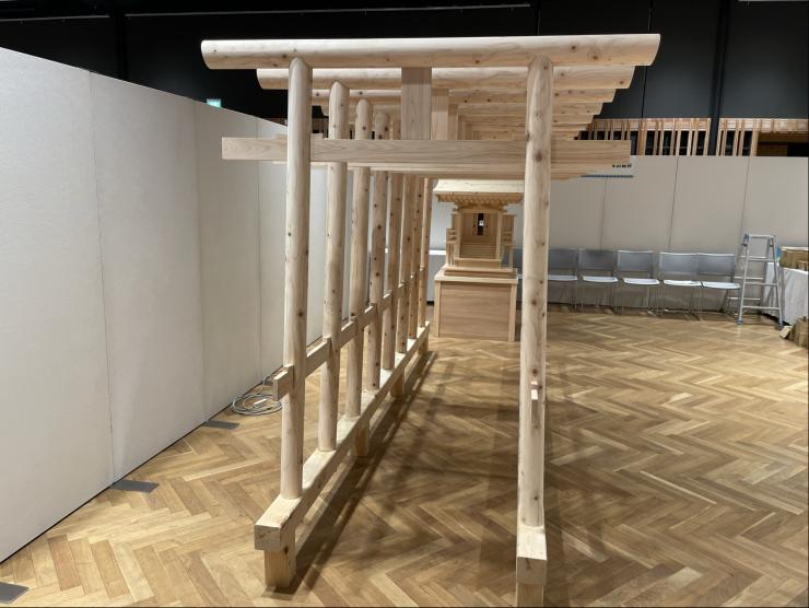 大宮建設高等職業訓練校が製作した「稲荷の参道」