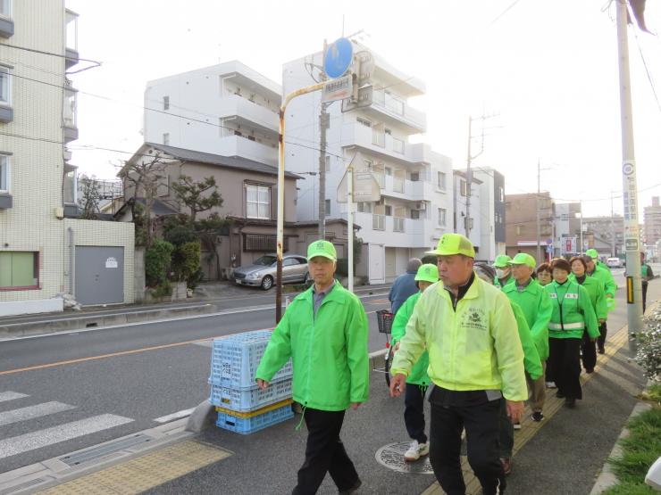 下前町会防犯パトロール風景2