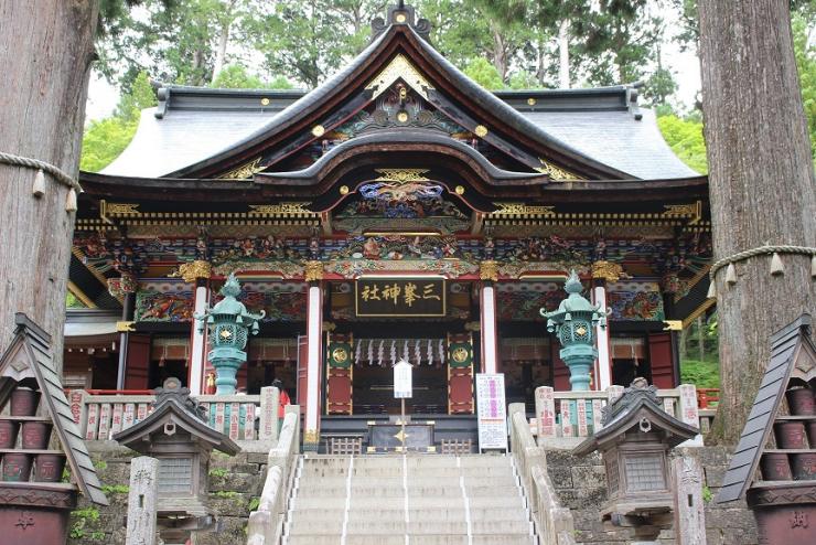 三峯神社拝殿