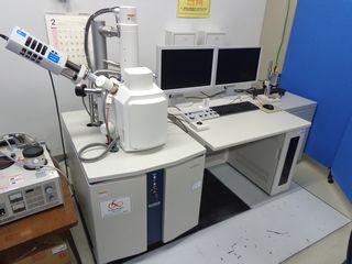分析機能付き走査型電子顕微鏡（平成25年度整備）