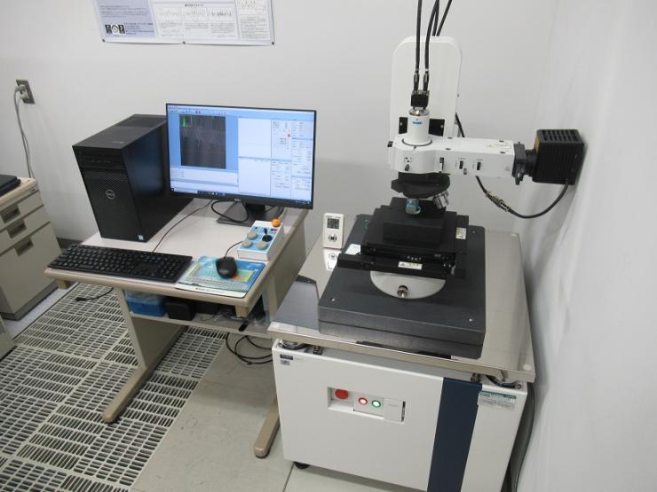 非接触微細形状測定機外観