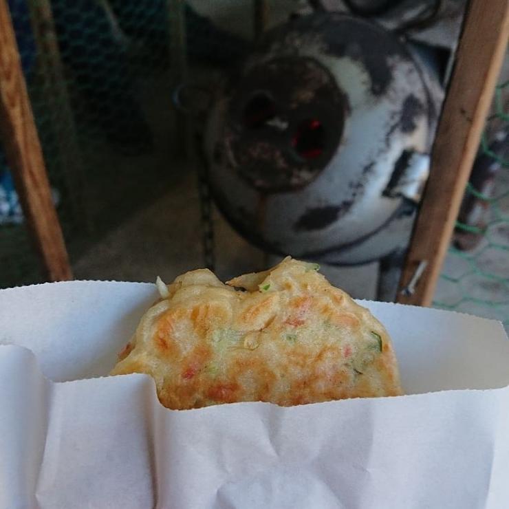 たらし焼きを食べる