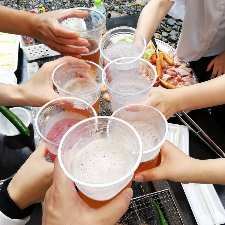 バス旅ならではの乾杯