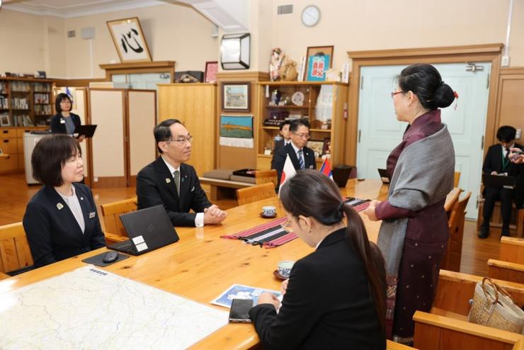 駐日ラオス人民民主共和国特命全権大使表敬訪問