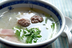 山東なの中華風スープの写真