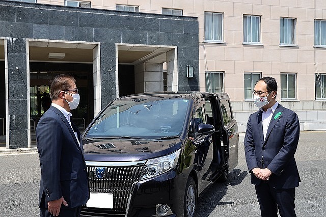 埼玉トヨタからの車両の貸与式