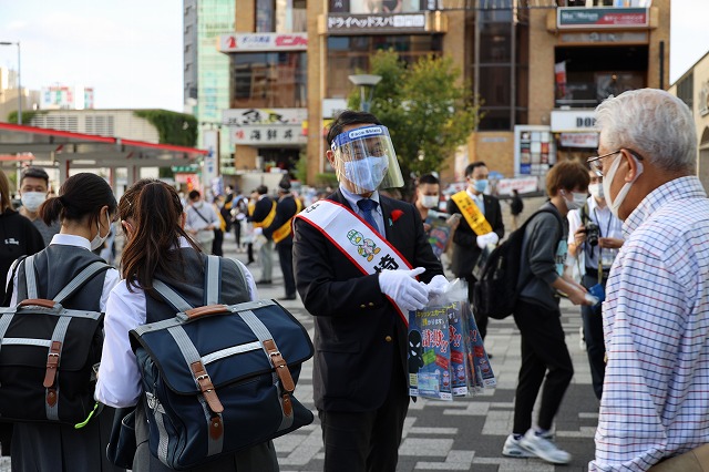 防犯のまちづくり街頭キャンペーンの様子1