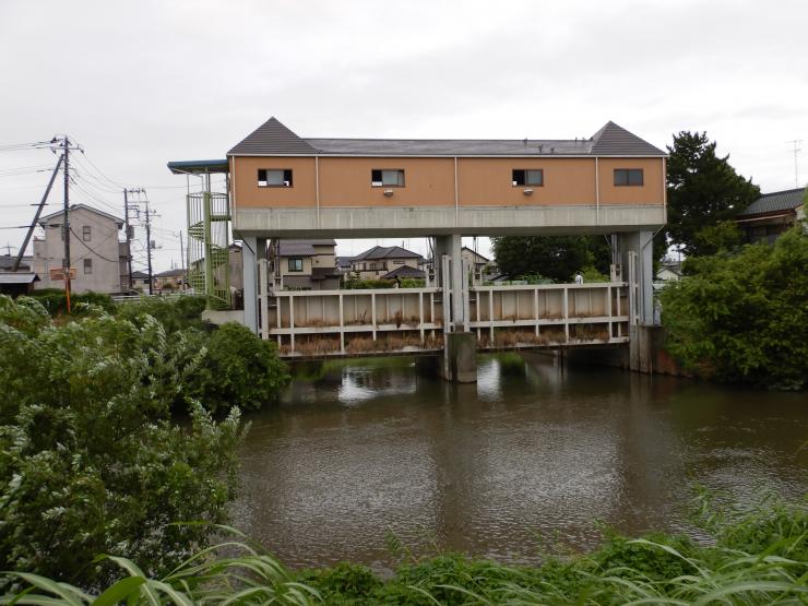 倉松川水門遠景