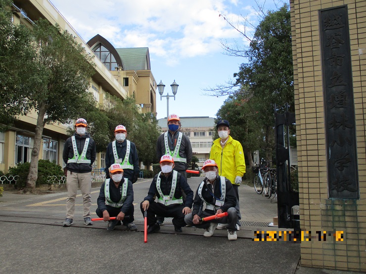 増林小学校こども見守り隊の集合写真