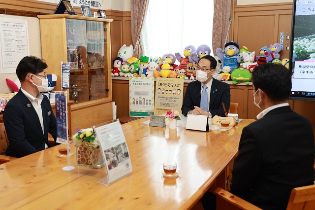 大野知事との歓談の様子