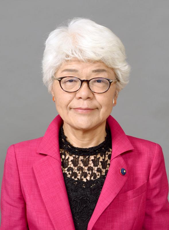 前原かづえ
