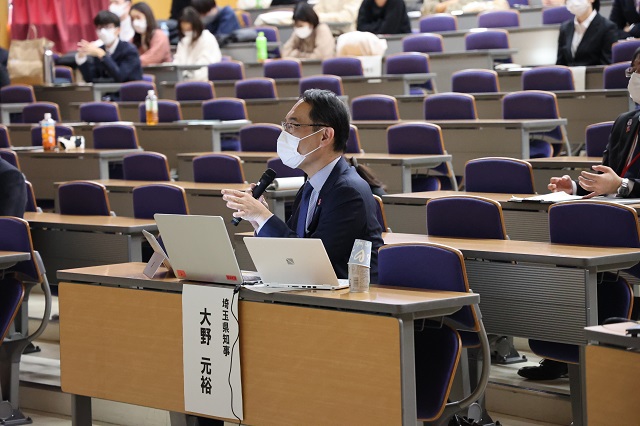 知事と埼玉大学学生の意見交換会の様子