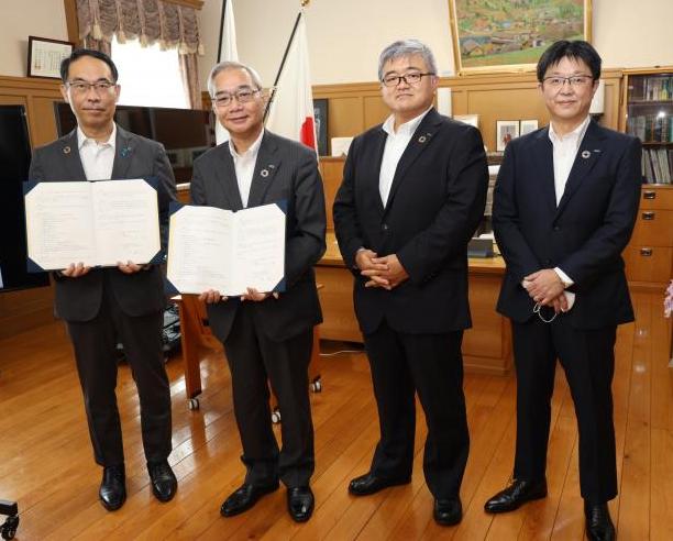 県と三井住友海上火災保険株式会社との包括的連携協定締結式