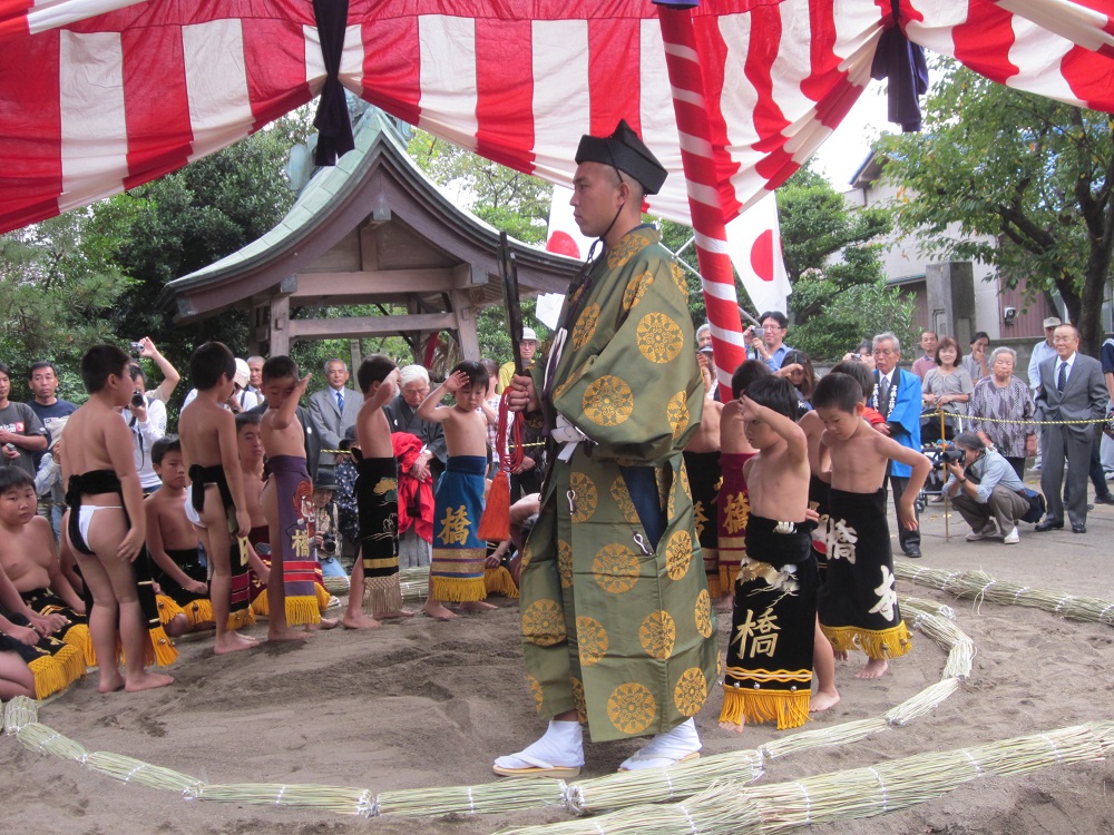 岩槻の古式土俵入り（釣上地区）