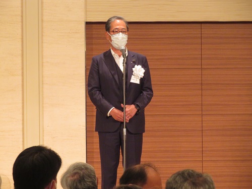 中屋敷慎一議長の写真