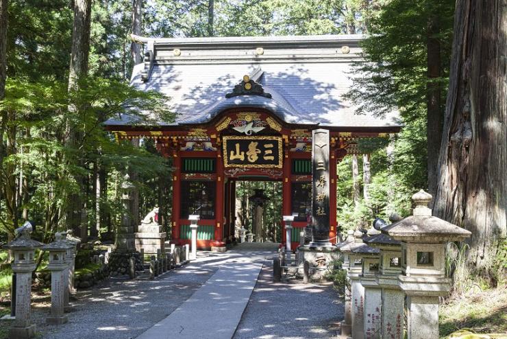 三峯神社　随身門