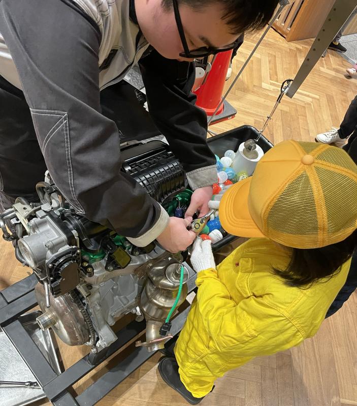 自動車整備士体験写真