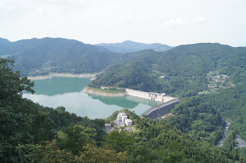 下久保ダム遠景