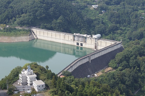 下久保ダム近景