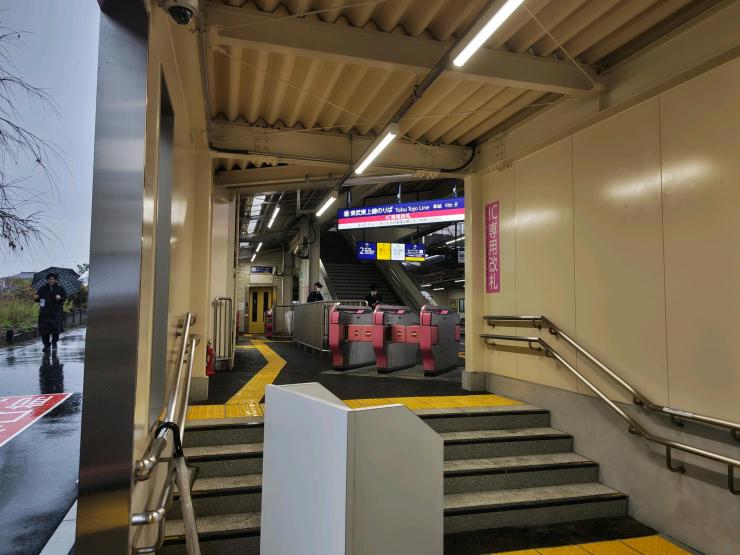 川角駅学園口改札全景