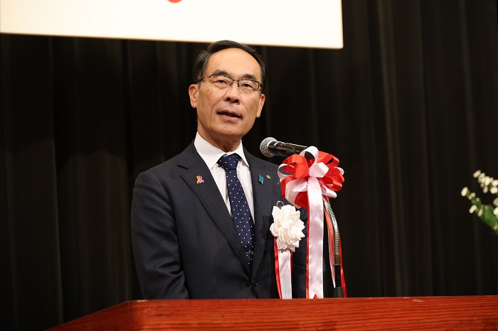 令和5年度埼玉県統計功労者表彰式で挨拶する知事の写真