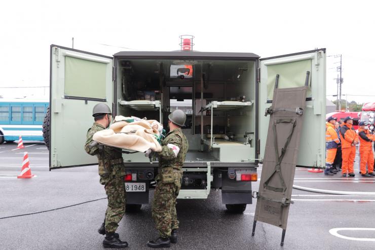 自衛隊救急車による搬送