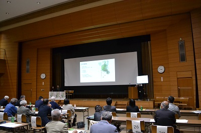 けやの森学園の発表の様子の写真