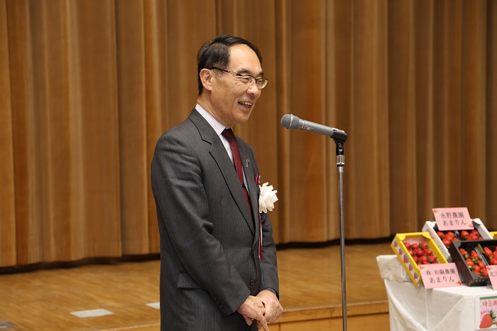 埼玉農業大賞特別賞表彰式で挨拶する知事の写真
