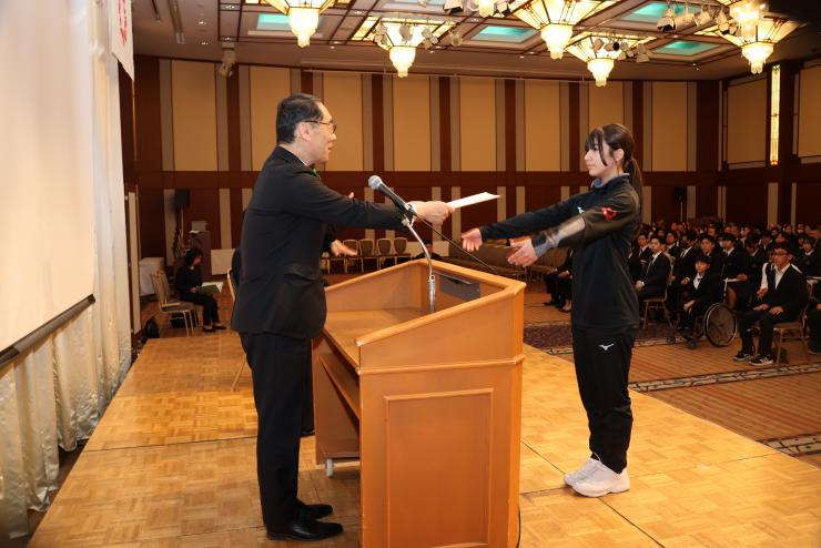 4_プラチナジュニア認定証受領