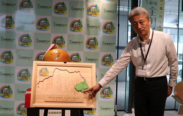 川口市引渡し式木製展示物