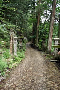 三峰神社への遊歩道の写真