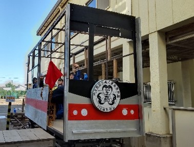 人が乗れる電車の制作