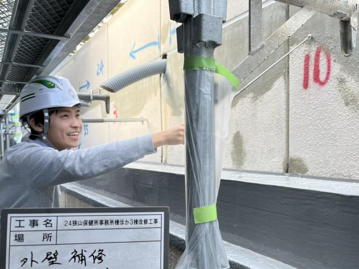 現場にて工事の確認をしている様子