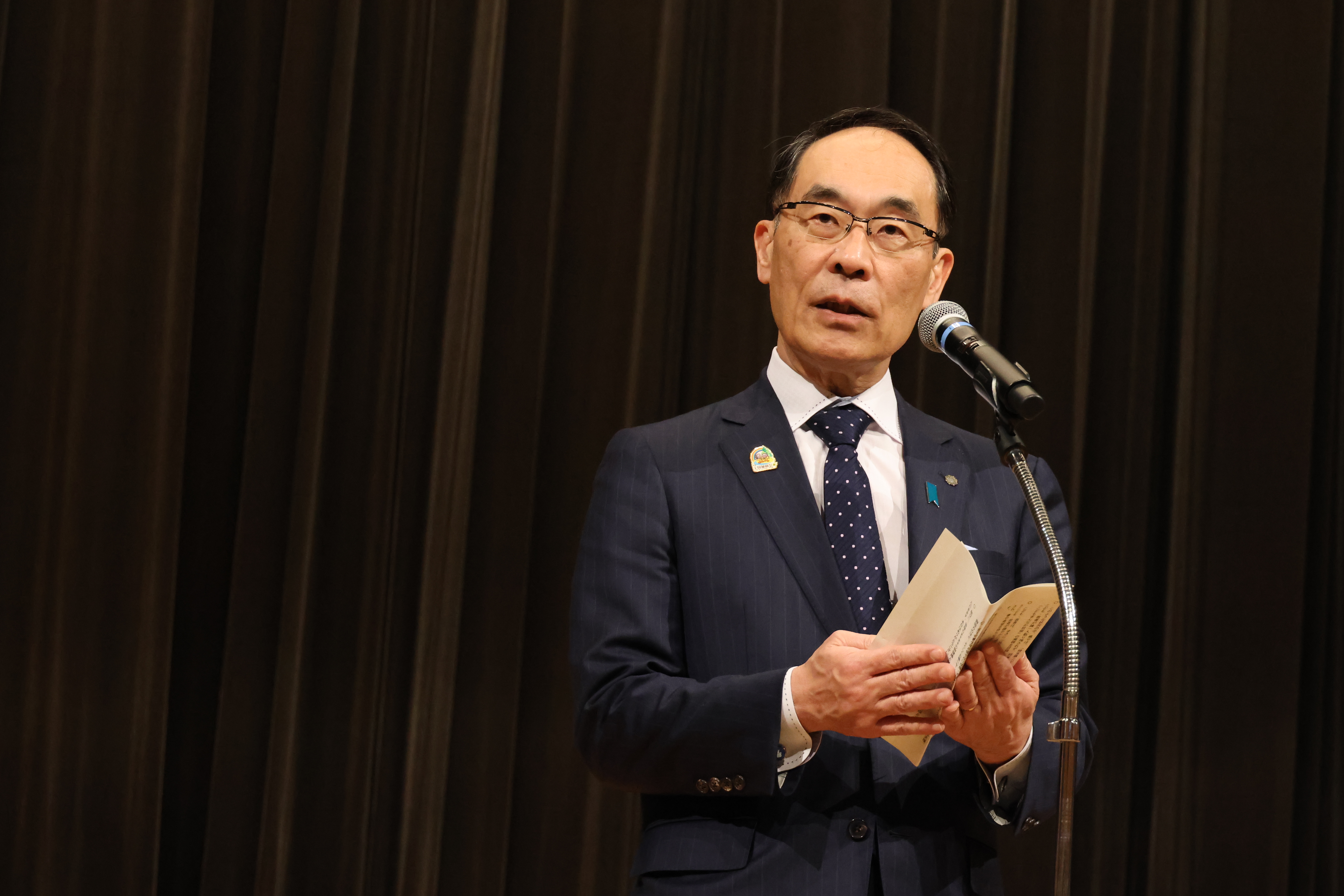 青少年育成推進団体委嘱式及び全体研修会で挨拶をする知事の写真