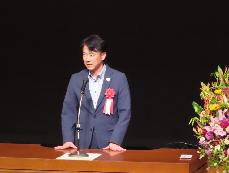 白土幸仁議長の写真