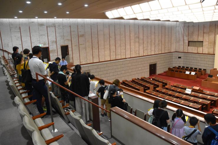本会議場の見学
