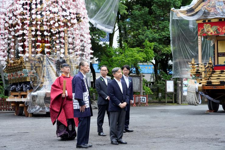 秩父神社での視察の様子