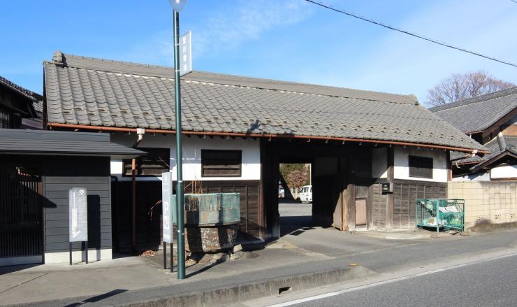 繁田住宅長屋門01
