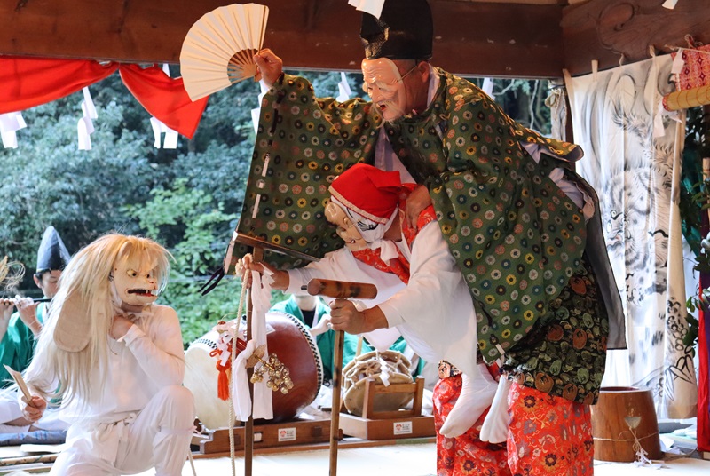 画像：神大里神楽