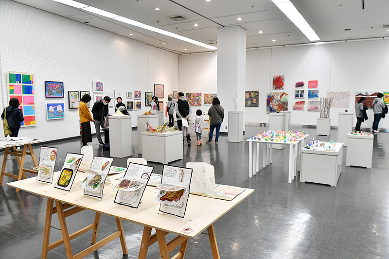 埼玉県障害者アート企画展の写真