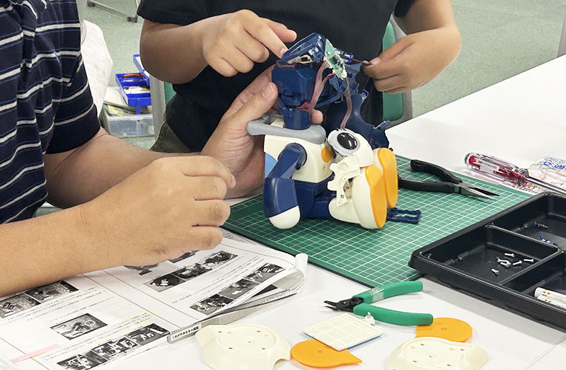 特定非営利活動法人熊谷おもちゃ病院の活動の様子2枚目