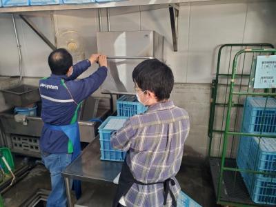 仕事をしている様子