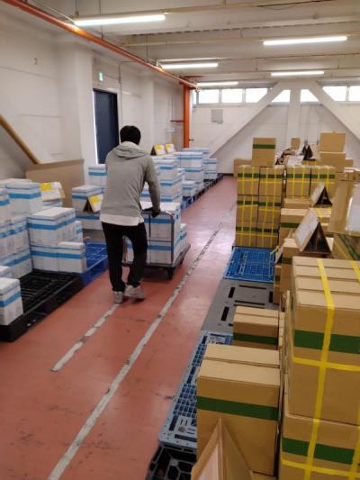 仕事をしている様子