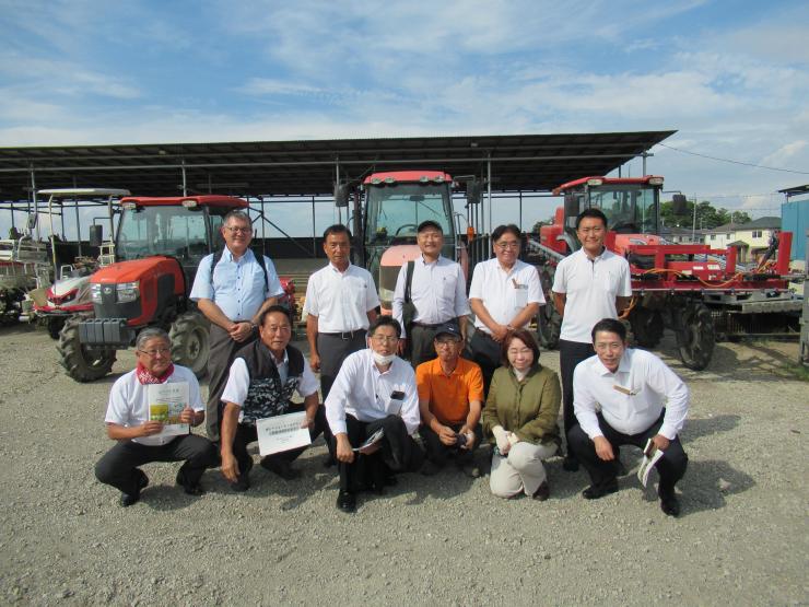 株式会社はせがわ農園にて集合写真