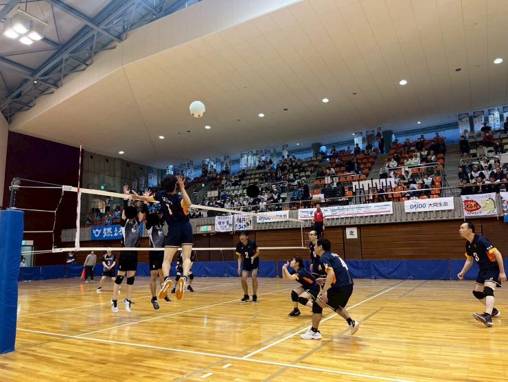 バレーボールを行っている様子